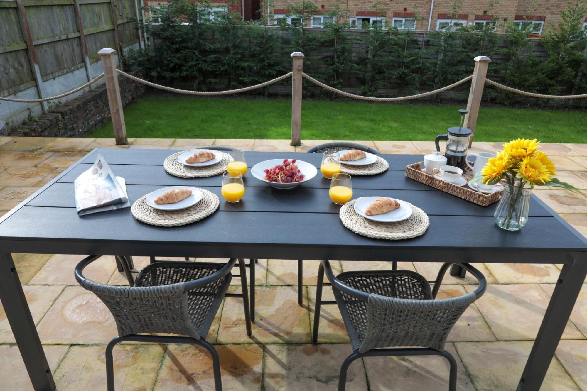 Perfect For Contractors With On Site Parking Βίλα Brierley Hill Εξωτερικό φωτογραφία