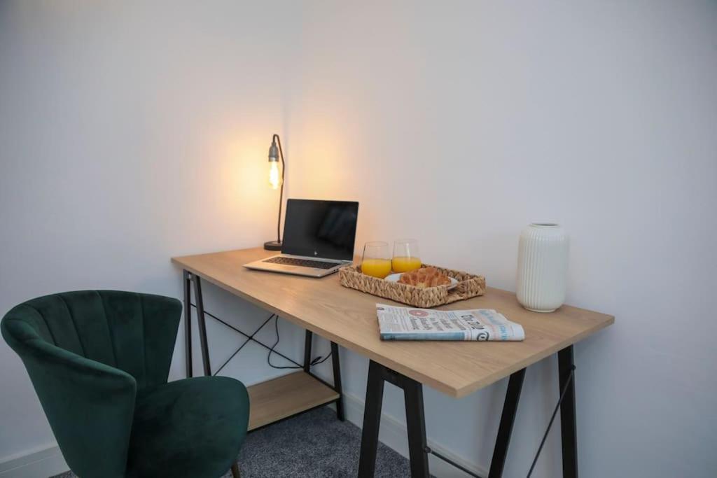 Perfect For Contractors With On Site Parking Βίλα Brierley Hill Εξωτερικό φωτογραφία