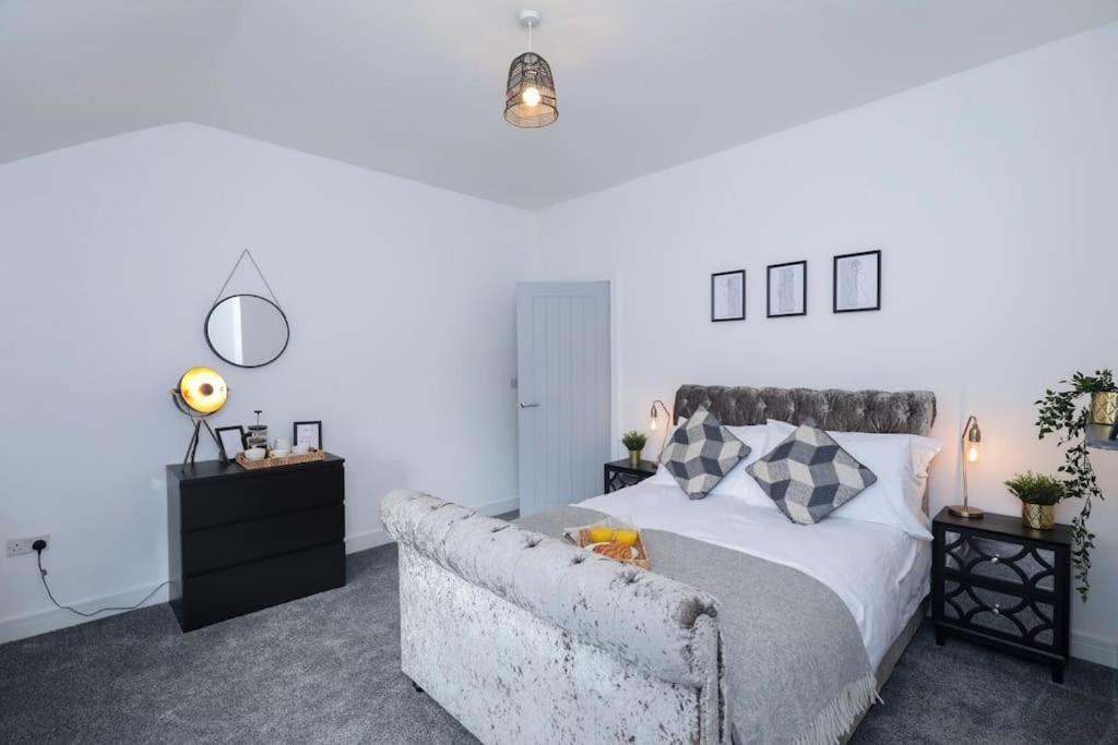 Perfect For Contractors With On Site Parking Βίλα Brierley Hill Εξωτερικό φωτογραφία