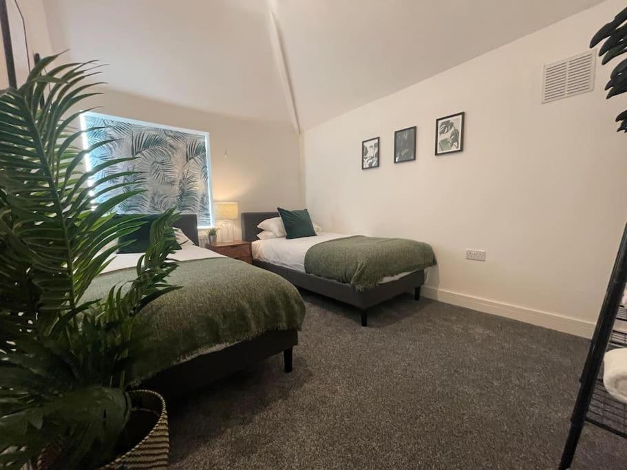 Perfect For Contractors With On Site Parking Βίλα Brierley Hill Εξωτερικό φωτογραφία